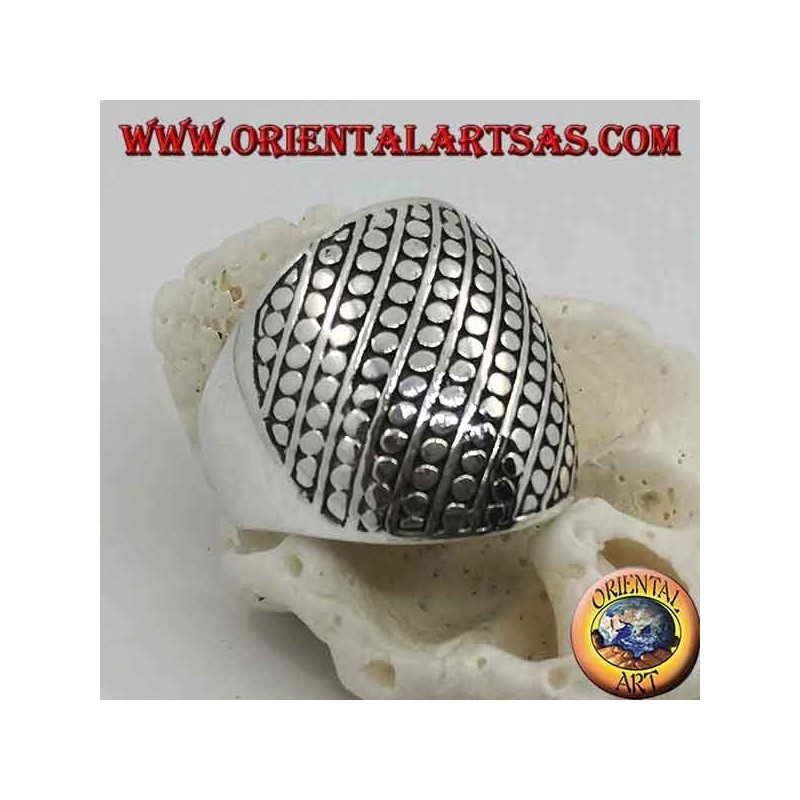 Silver ring with a rounded band with diskette decoration and oblique lines