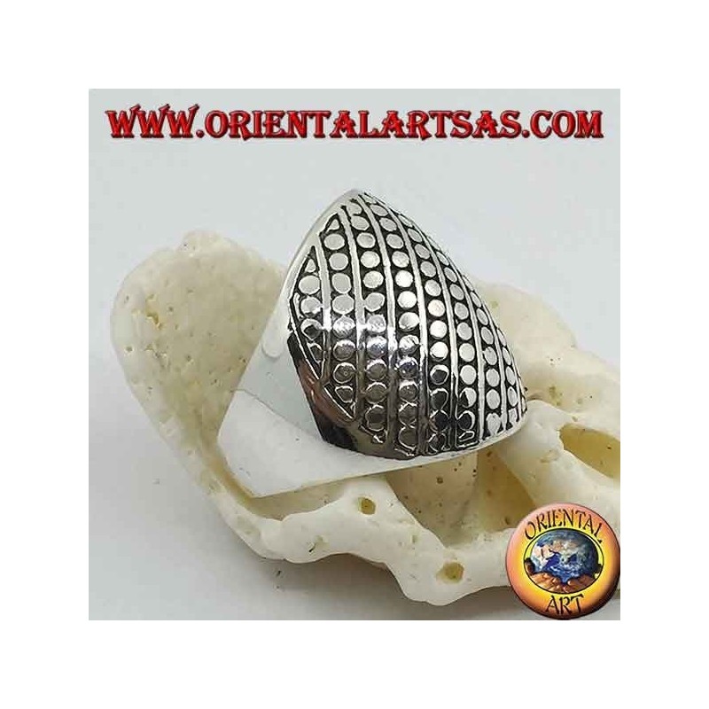Silver ring with a rounded band with diskette decoration and oblique lines