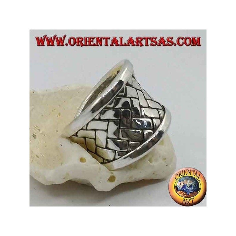 Anello in argento a fascia larga concavo con decorazione a reticolo intrecciato, Karen