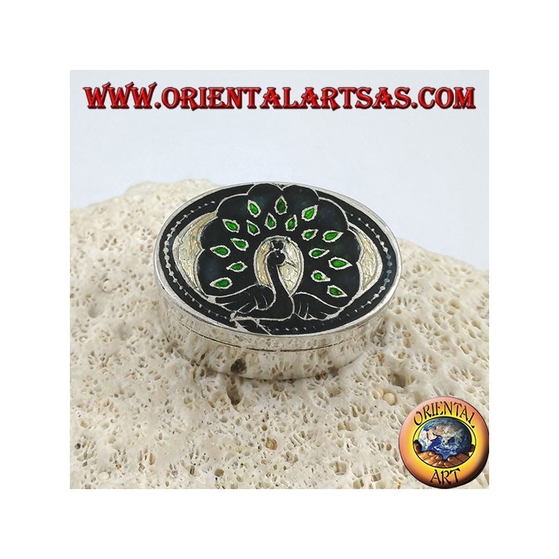 Boîte ellipsoïde en argent ciselée et émaillée au feu avec paon (vert)