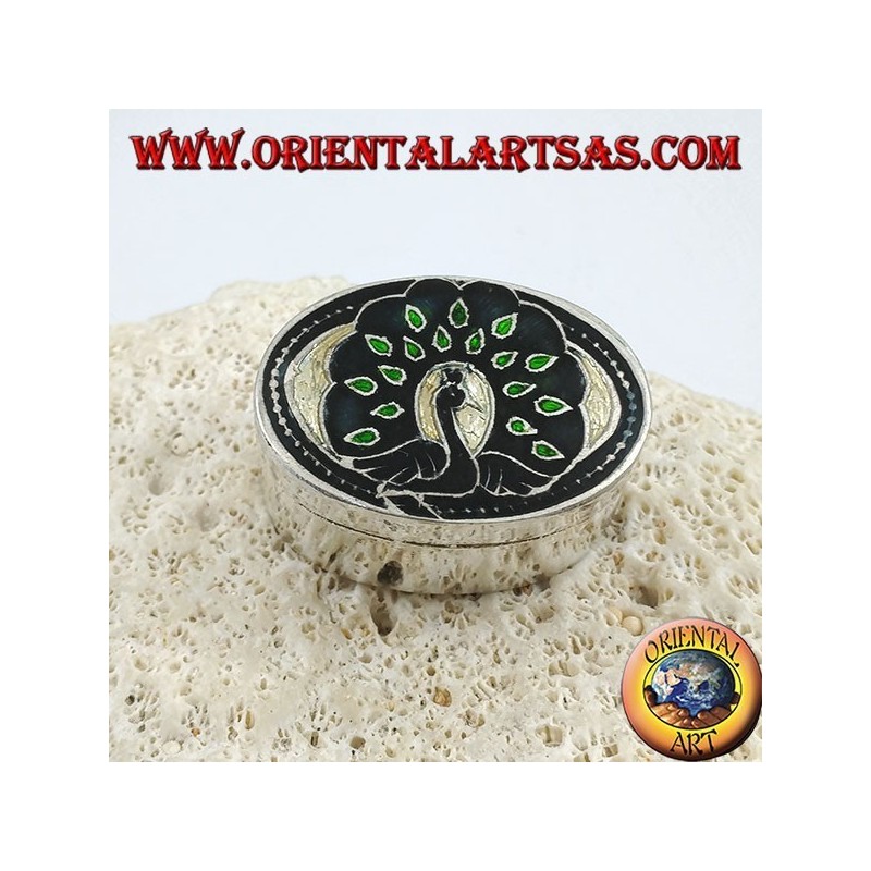 Boîte ellipsoïde en argent ciselée et émaillée au feu avec paon (vert)