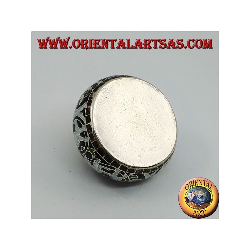 Silver box with chiseled and fire-enameled knob with elephants and sinuous decorations (white)