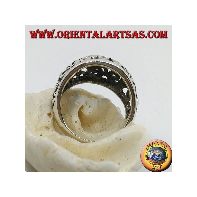 Anello in argento a fascia bombato traforato con girasoli
