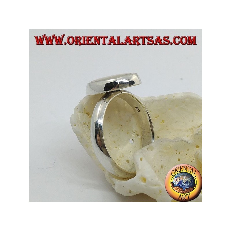 Anello in argento con madreperla ovale larga incastonata a filo bordo