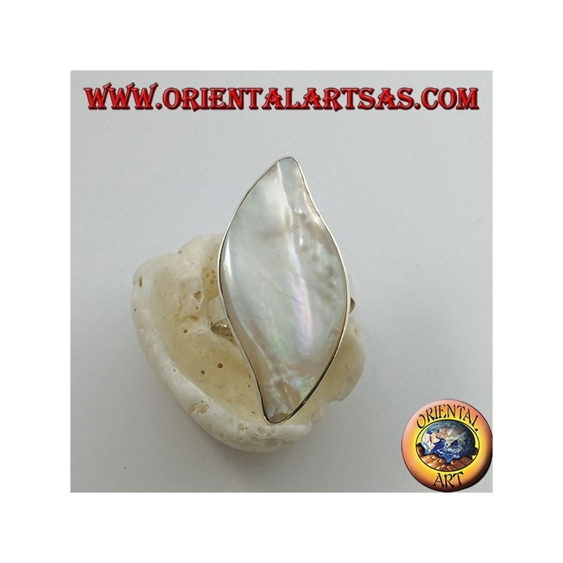 Anillo de plata con nácar sinuoso ajustable ovalado (tamaño libre)
