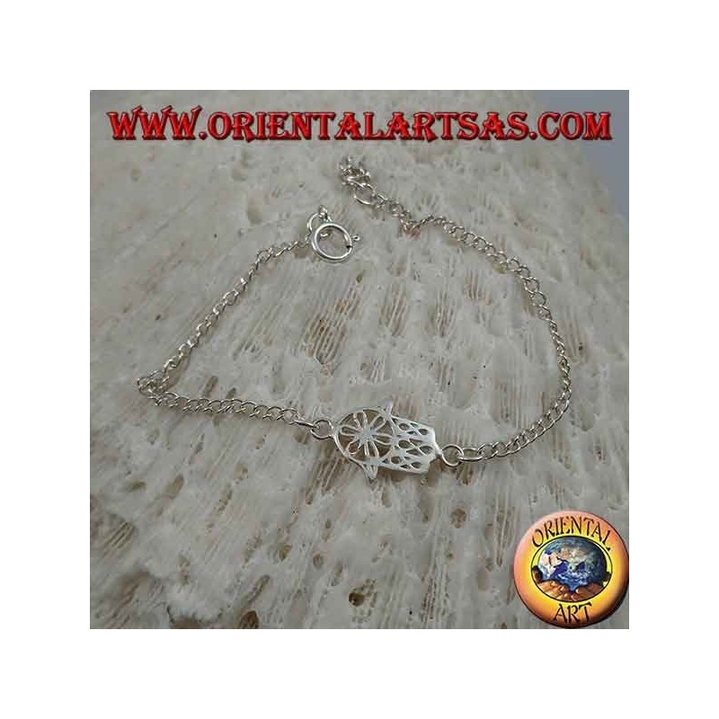Bracciale in argento morbido a catenina con mano di fatima con fiore sul palmo al centro