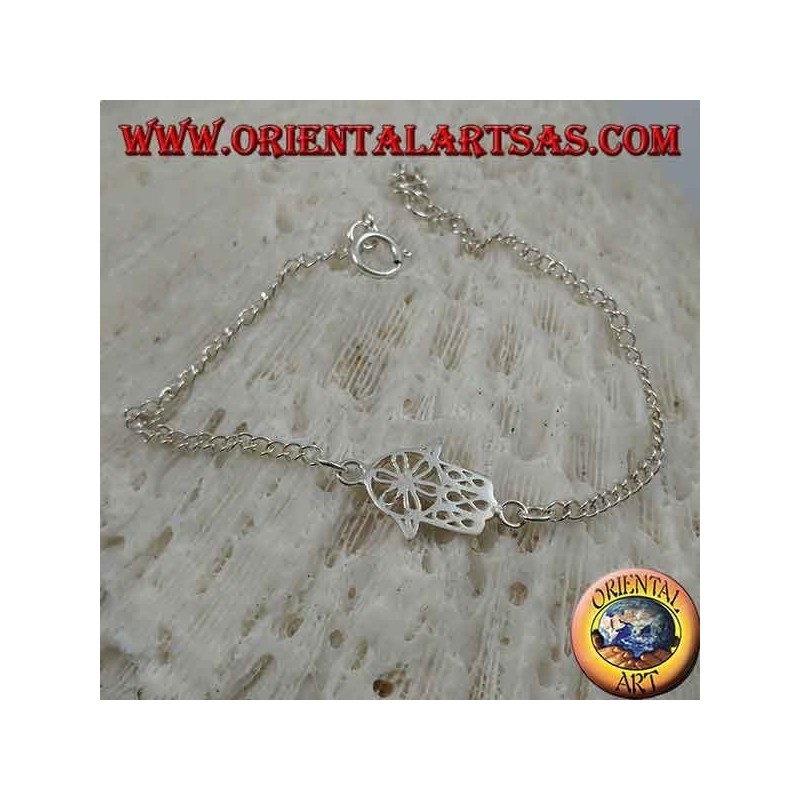 Bracelet chaîne en argent doux avec main de fatima avec fleur sur la paume au centre