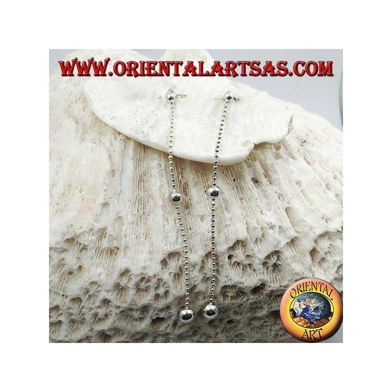 Pendientes mariposa de plata con cadena pequeña y tres bolas de crecimiento de 7 cm.