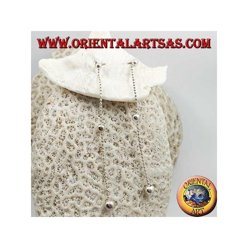 Pendientes mariposa de plata con cadena pequeña y tres bolas de crecimiento de 7 cm.