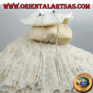 Orecchini in argento a farfalla con zircone blu incastonato a lobo e catenina stile snake da 9 cm