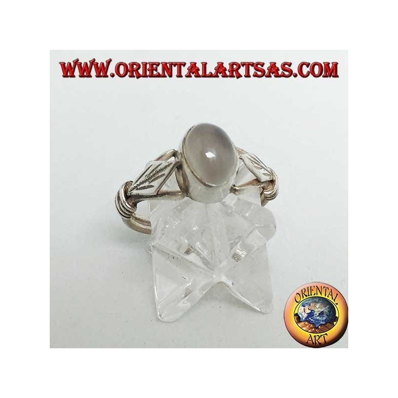 Bague en argent avec pierre de lune ovale et feuille rhomboïde avec disques sur les côtés