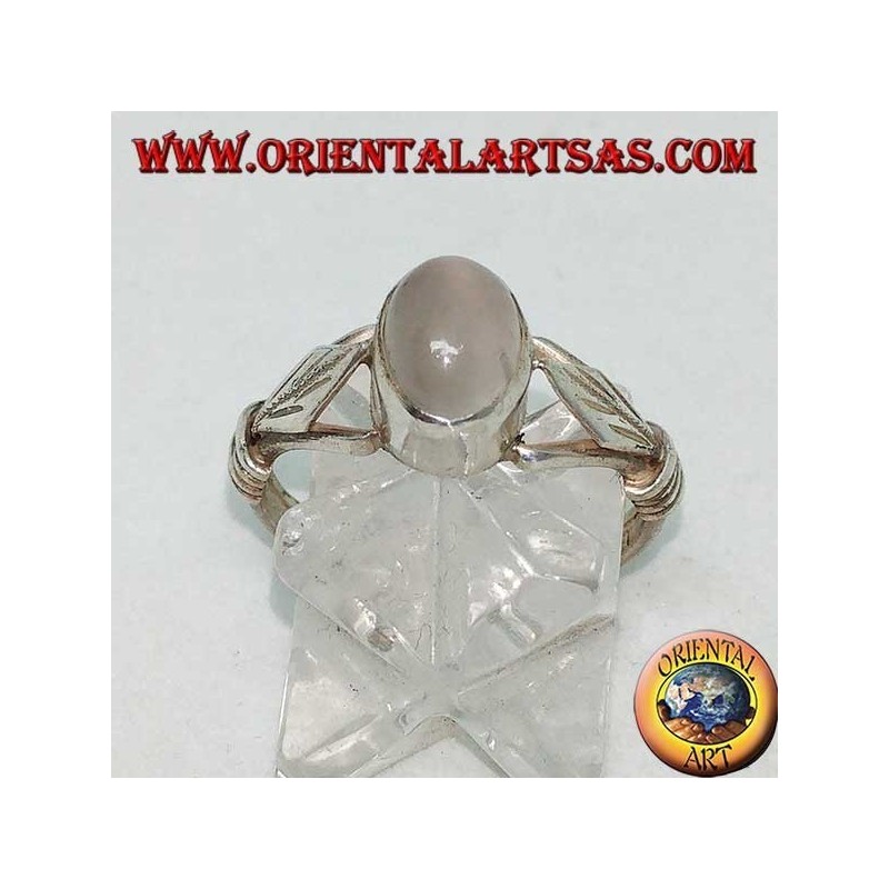 Anillo de plata con piedra lunar ovalada y hoja romboidal con discos a los lados
