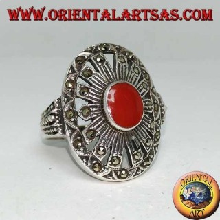 Anello in argento con corniola ovale su montatura a raggi tempestati di marcassiti
