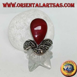 Anello in argento con corniola a goccia e fascia tempestata di marcassiti