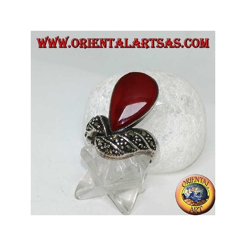 Bague en argent avec cornaline en forme de larme et bande parsemée de marcassites