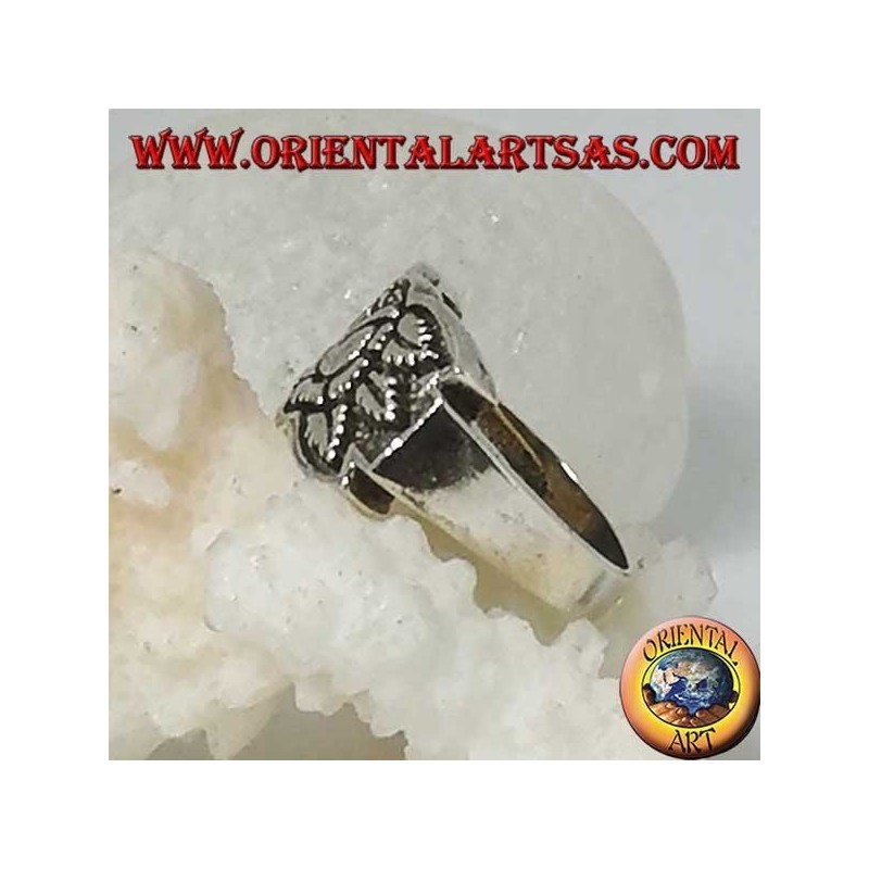 Bague en argent avec fleur de lotus en haut-relief