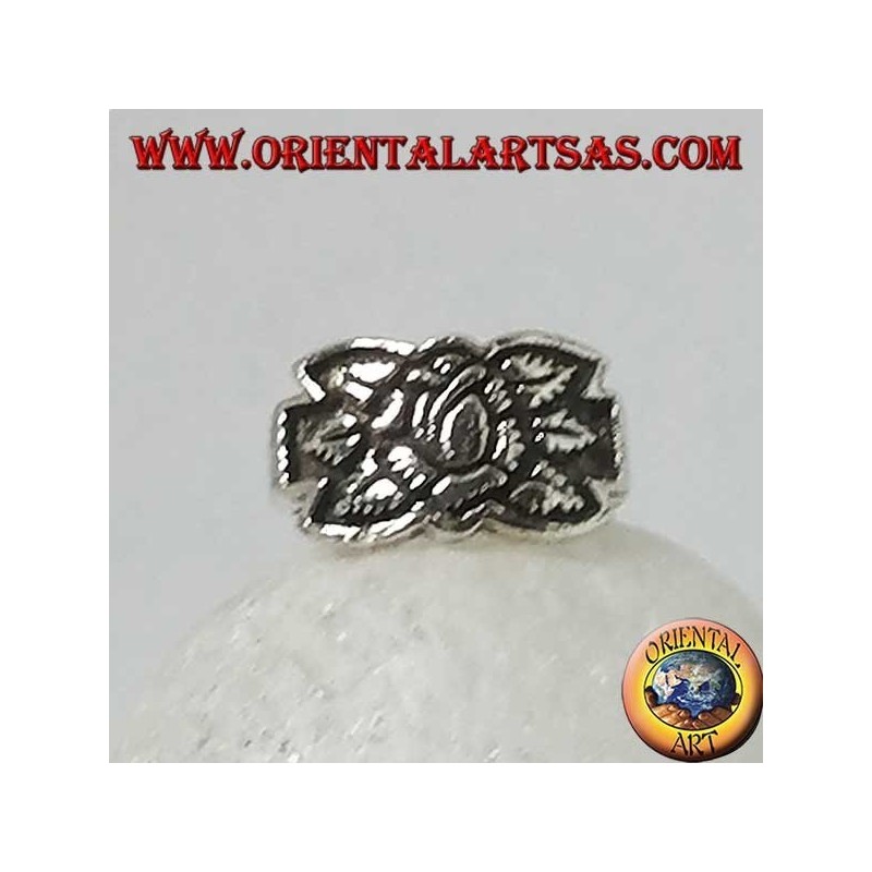 Bague en argent avec fleur de lotus en haut-relief