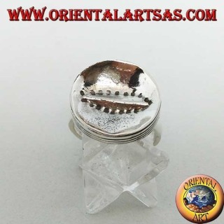 Smooth concave round silver ring with horizontal cut