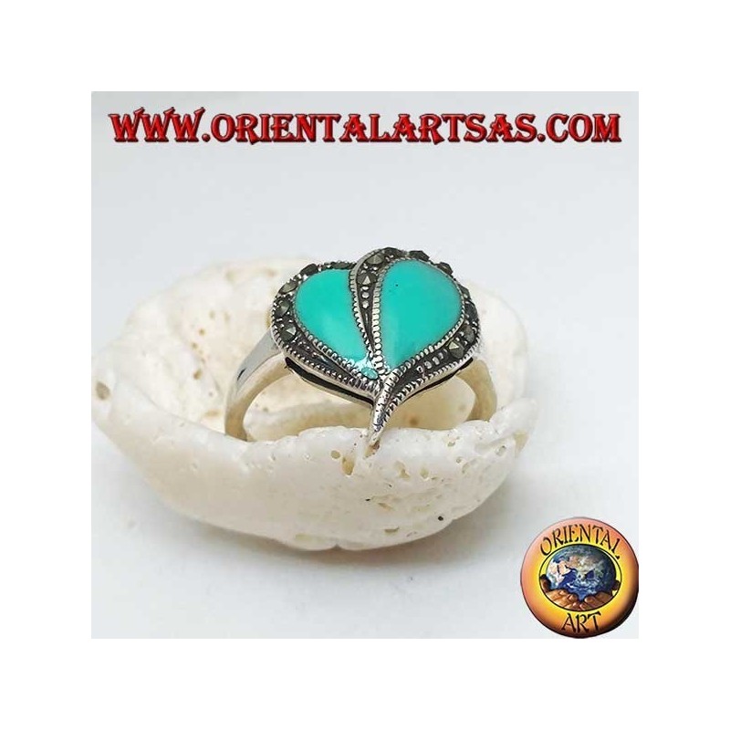 Anillo de plata con corazón turquesa y borde de marcasita