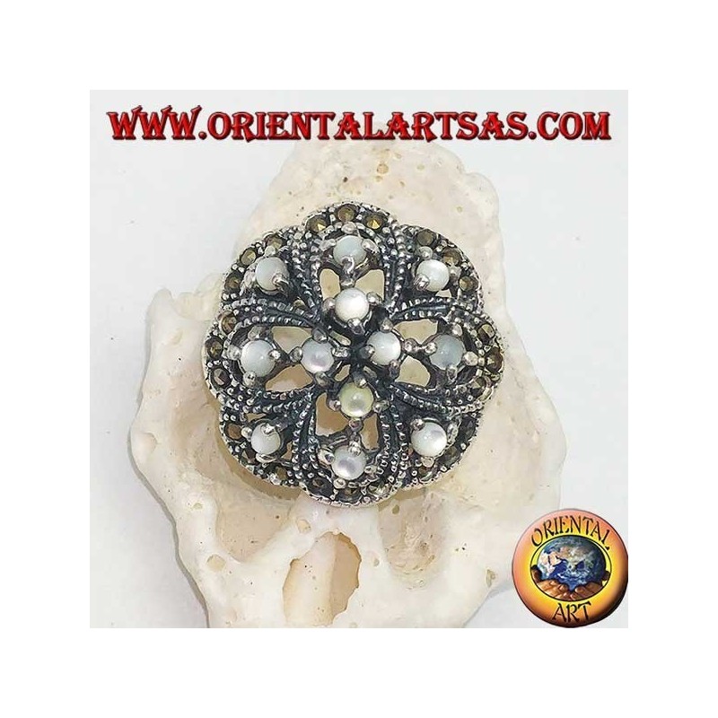 Anello in argento a doppia croce alternate traforato con madreperle tonde incastonate e marcassite