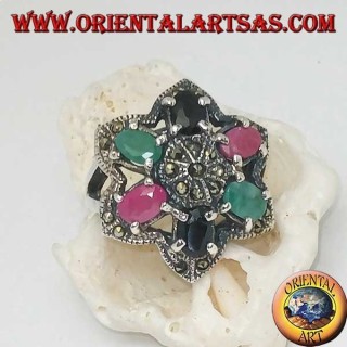 Anillo de plata con flor de Belén (estrella de seis puntas) con rubíes, esmeraldas y zafiros engastados y marcasita