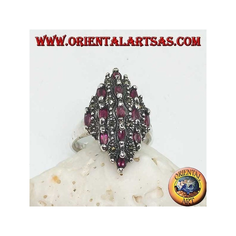 Anello in argento a rombo tempestato di rubini naturali ovali e marcasite