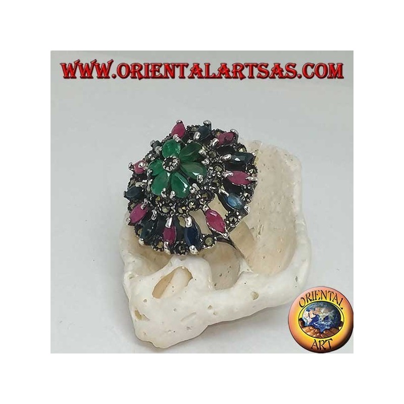 Bague rosette perforée en argent sertie de rubis, émeraudes et saphirs et marcassite