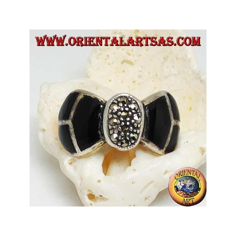 Silver ring in the shape of a bow tie with onyx and marcasites