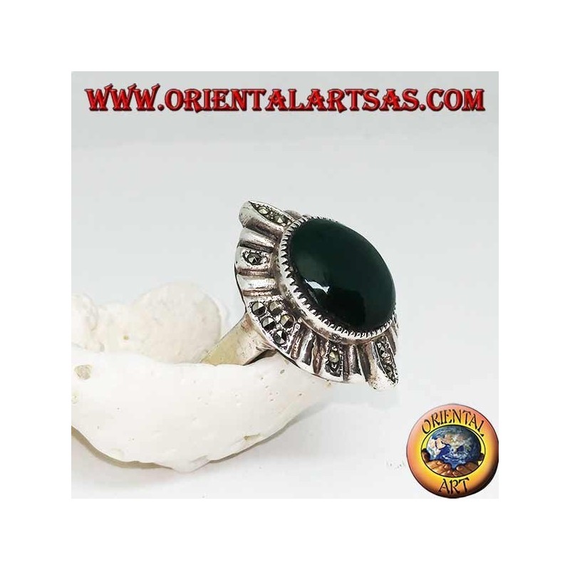 Silver ring with round green agate surrounded by alternating silver and marcasite lines