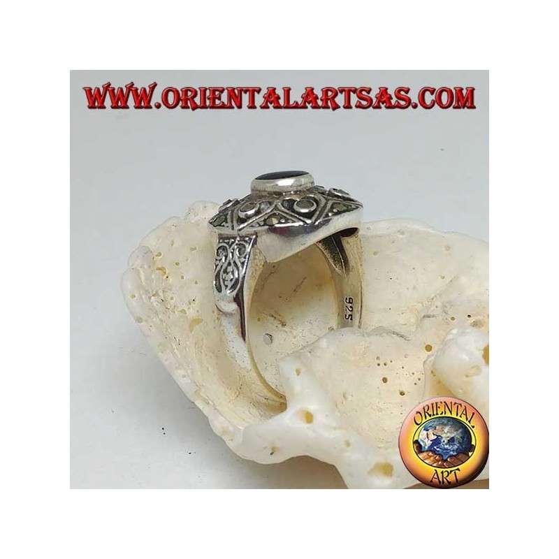 Bouclier de David en argent avec onyx ovale et marcassite sur les six pointes de l'étoile