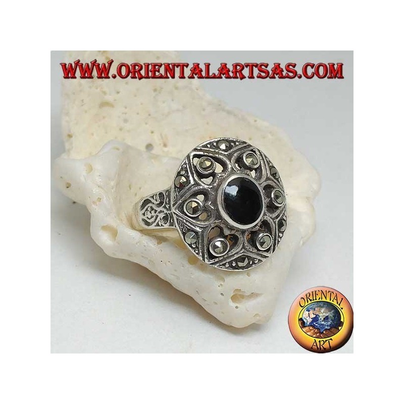 Silberner Davidschild mit ovalem Onyx und Markasit an den sechs Punkten des Sterns