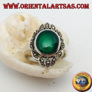 Anillo de plata con ágata verde ovalada rodeada de elipses con marcasita