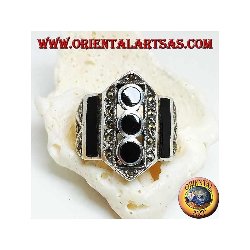 Silver ring with vertical rows of rectangular onyx and diskettes and marcasites