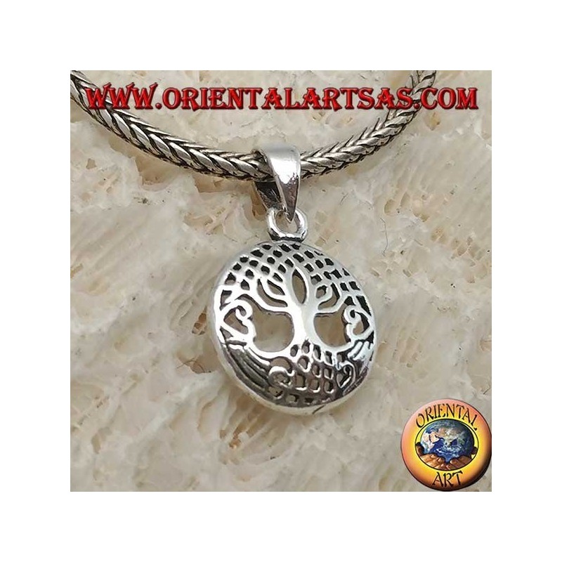 Pendentif en argent, Yggdrasil dans le petit cercle (arbre de vie ou arbre cosmique)
