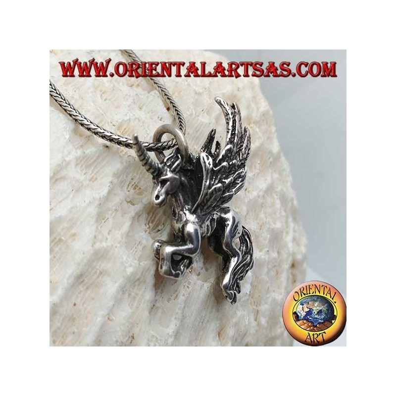 colgante de plata Pegasus dimensiones