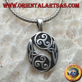 Silver pendant, two triskell alternating with Celtic knots
