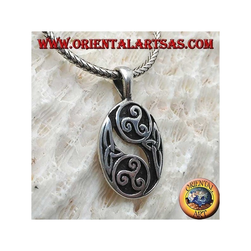 Silver pendant, two triskell alternating with Celtic knots