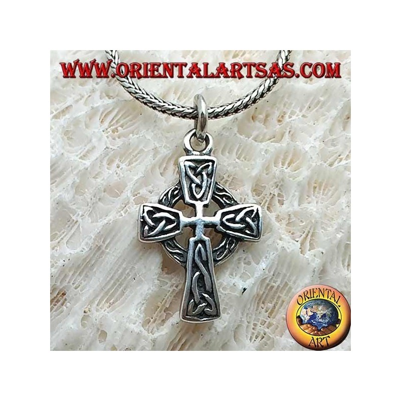 Pendentif en argent, croix celtique avec décorations et noeud en bas-relief de Tyrone