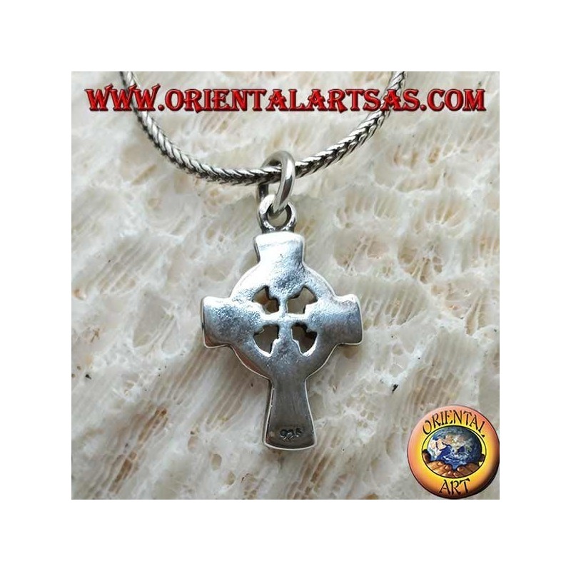 Ciondolo in argento, croce celtica con decorazioni e nodo di Tyrone in bassorilievo