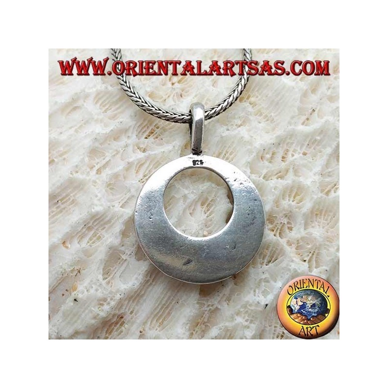 Pendentif en argent, disque avec noeud celtique typique en bas-relief