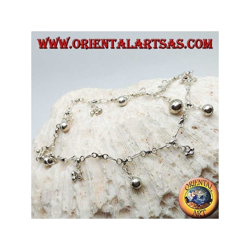 Bracelet de cheville en argent avec des groupes de trois boules et des cloches suspendues alternées