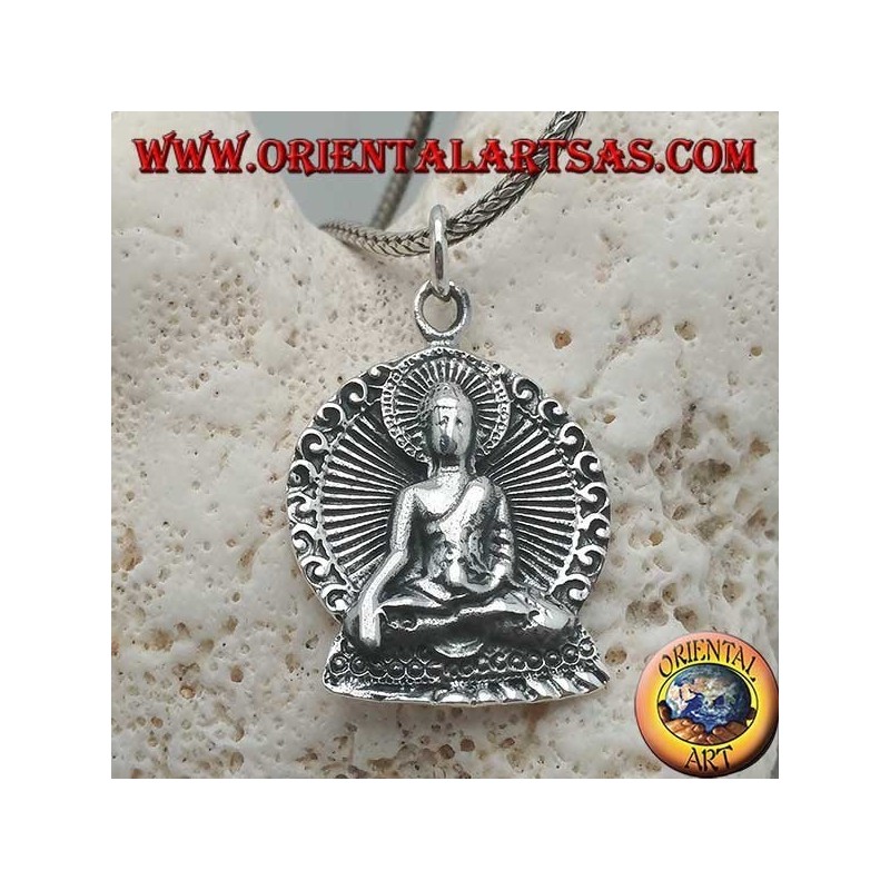 Pendentif Bouddha en argent en position "Bhumisparsha Mudra" avec halo dans le disque
