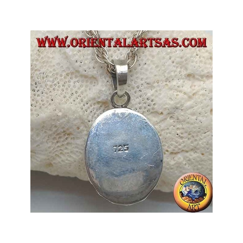 Silberanhänger mit ovalem Cabochon-Karneol, umgeben von Diskettennieten