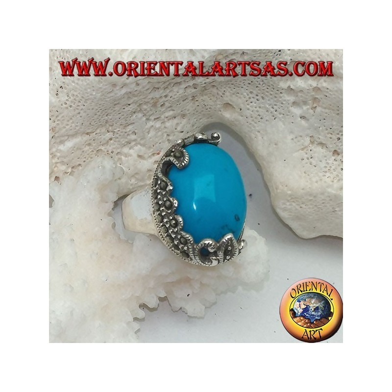 Silberring mit ovalem Cabochon-Türkis und nur einseitigen Verzierungen mit floralen Markasiten