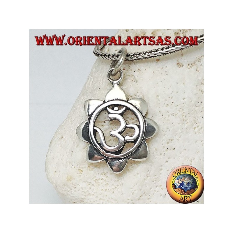 Silver pendant with Hindu mantra ॐ om in the lotus flower