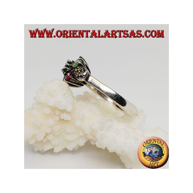 Silber sechseckiger Blütenring mit Smaragden und runden natürlichen Rubinen und Narzassit an den Seiten