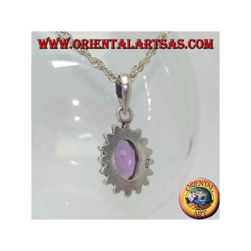 Colgante de plata con amatista facetada ovalada natural rodeada de entrelazados y bolas.