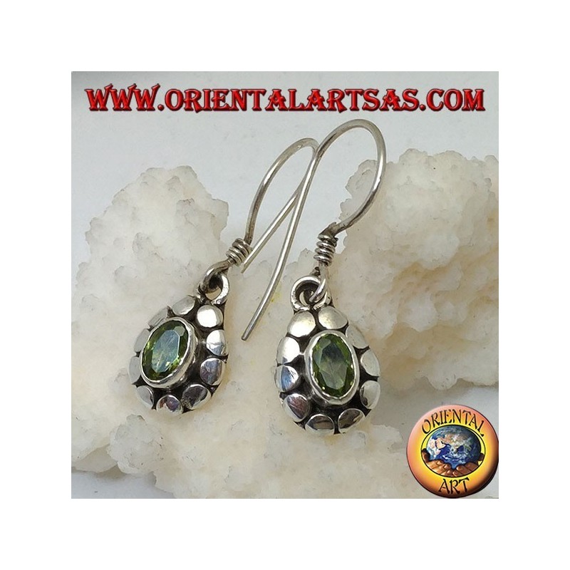 Boucles d'oreilles en argent avec péridot ovale naturel entouré de disques