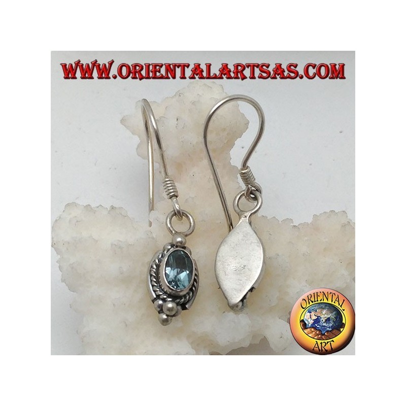 Orecchini in argento con topazio blu ovale naturale contornato da intreccio e tre palline sopra e sotto
