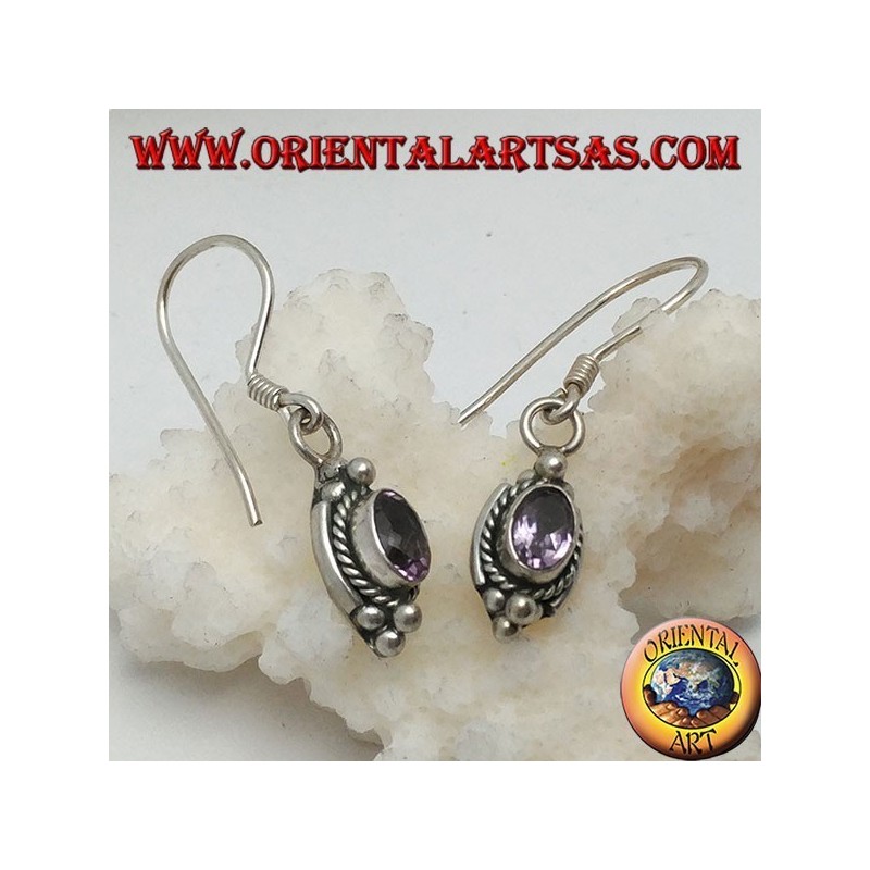 Boucles d'oreilles en argent avec améthyste ovale naturelle entourées d'entrelacs et trois boules au-dessus et en dessous